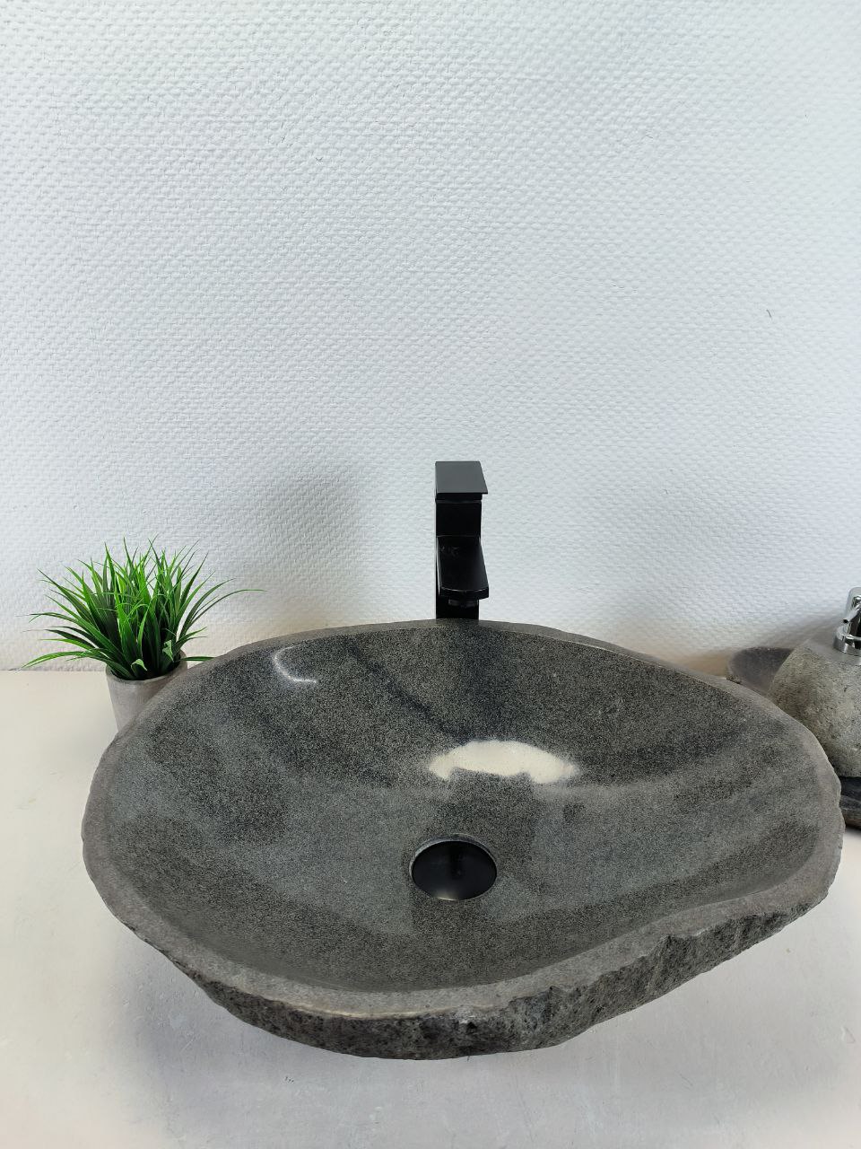 8b7f5428-96c2-4cf4-bfb5-a4c2500ec74b