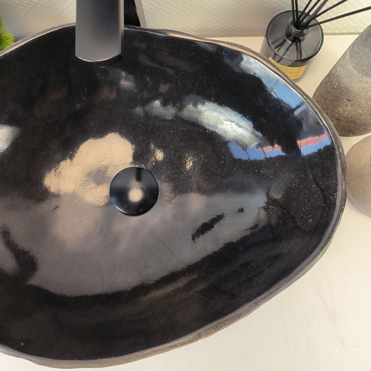 Раковина из речного камня RS-65368 47*38*15 из натурального камня