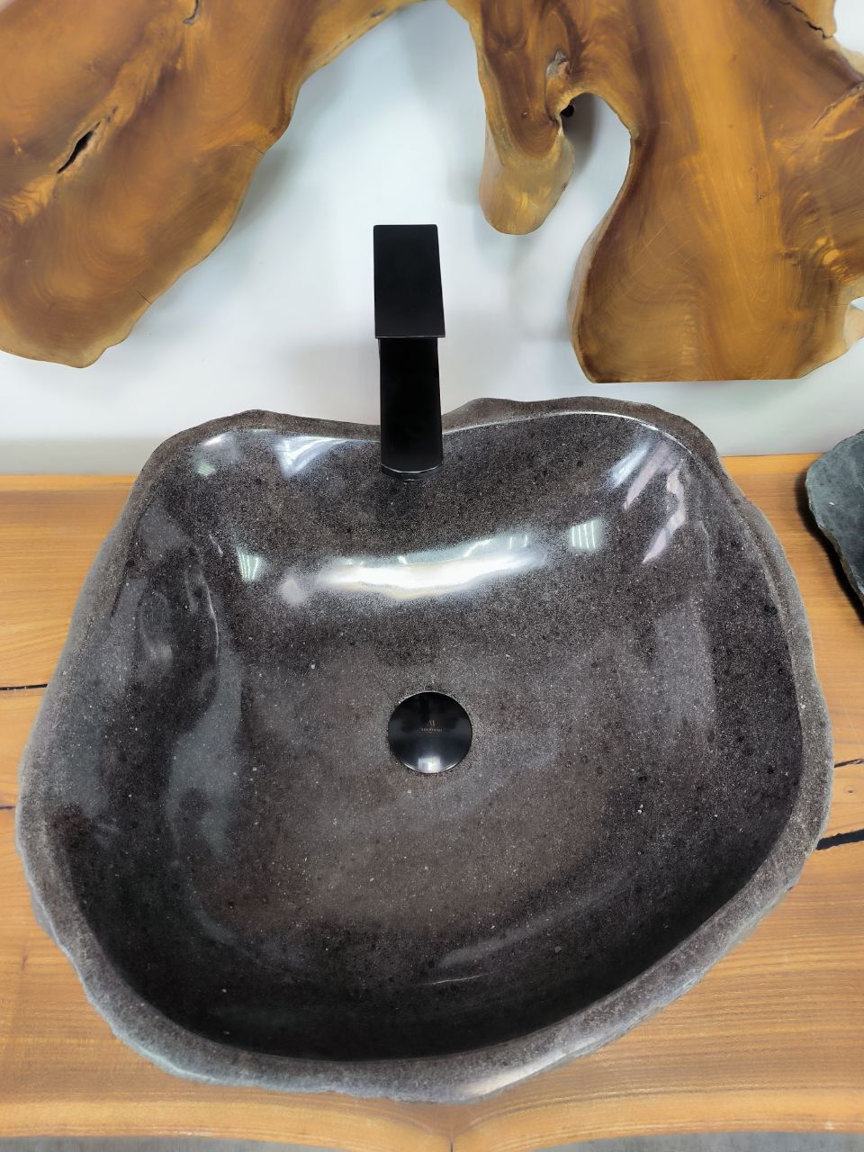 Раковина из речного камня RS-66386 51х46х15 из натурального камня