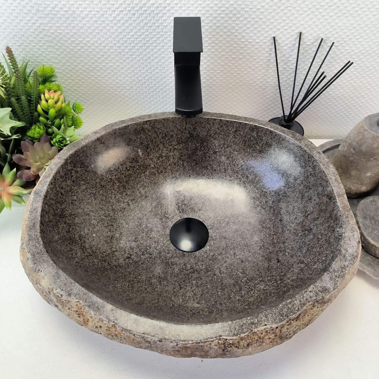Раковина из речного камня RS-63586 (48*41*15) из натурального камня