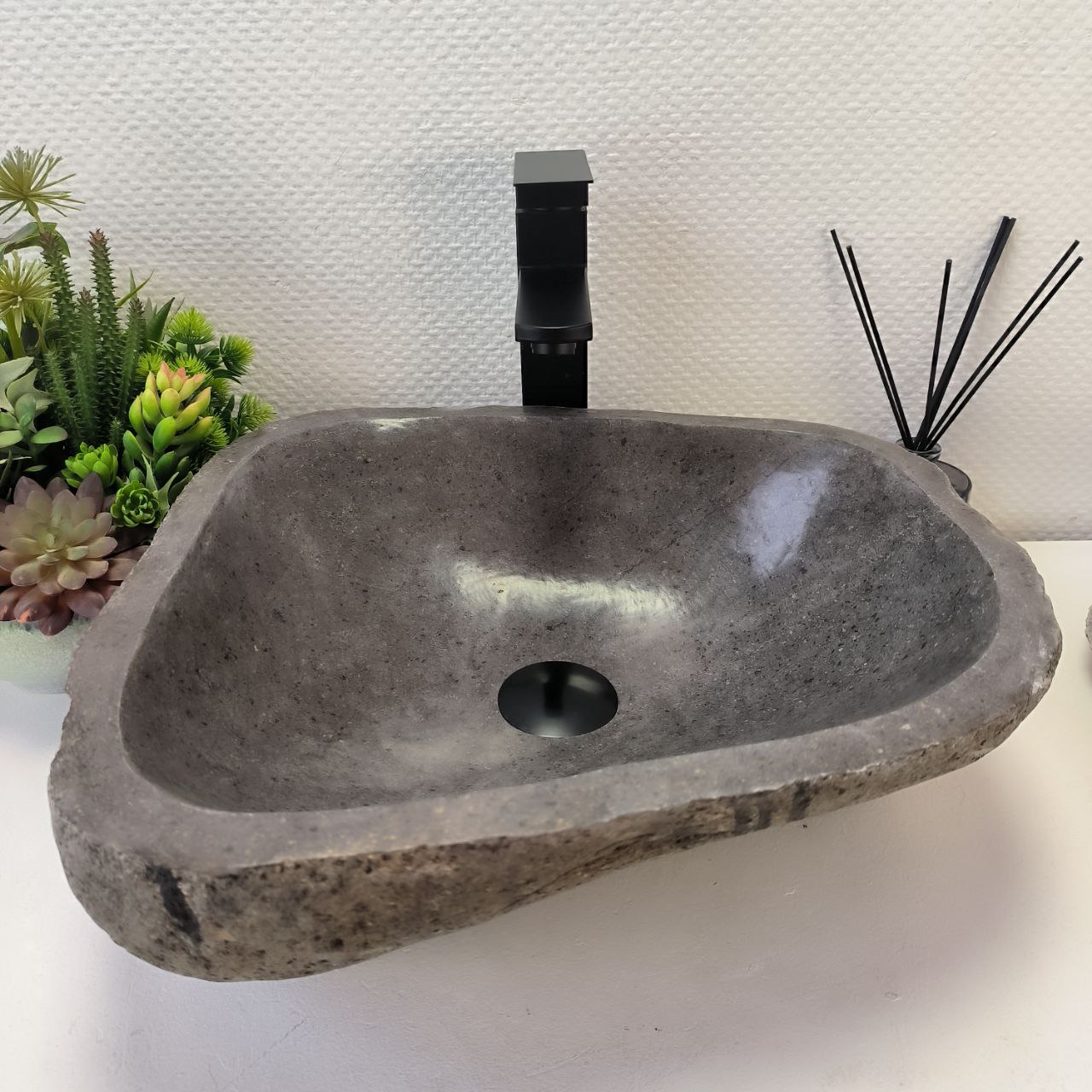 lqz02v8xb23ry05jjlx1wtvhb9v2p7ob