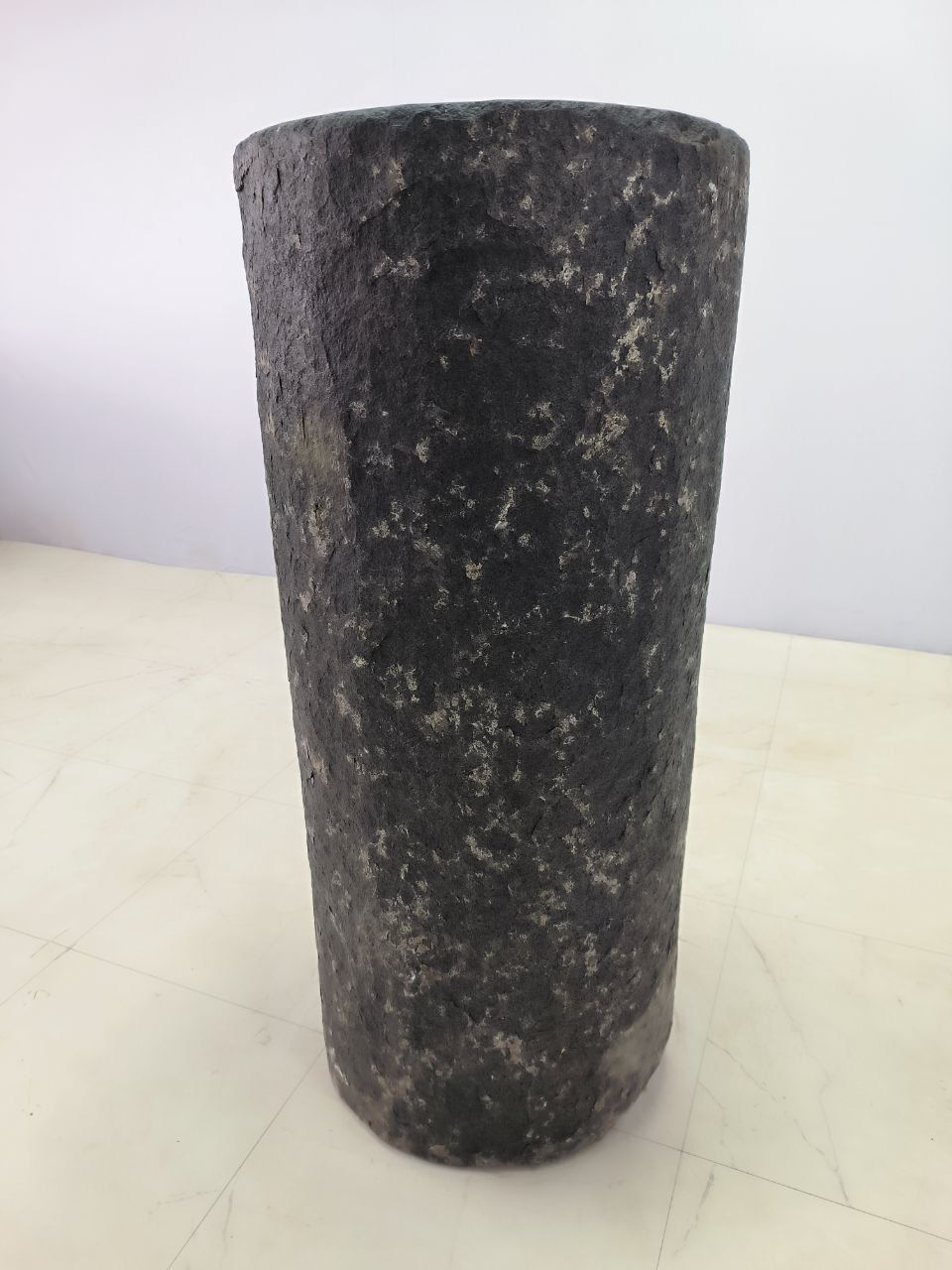 Раковина напольная из речного камня RN-66263 40х40х90 из натурального камня