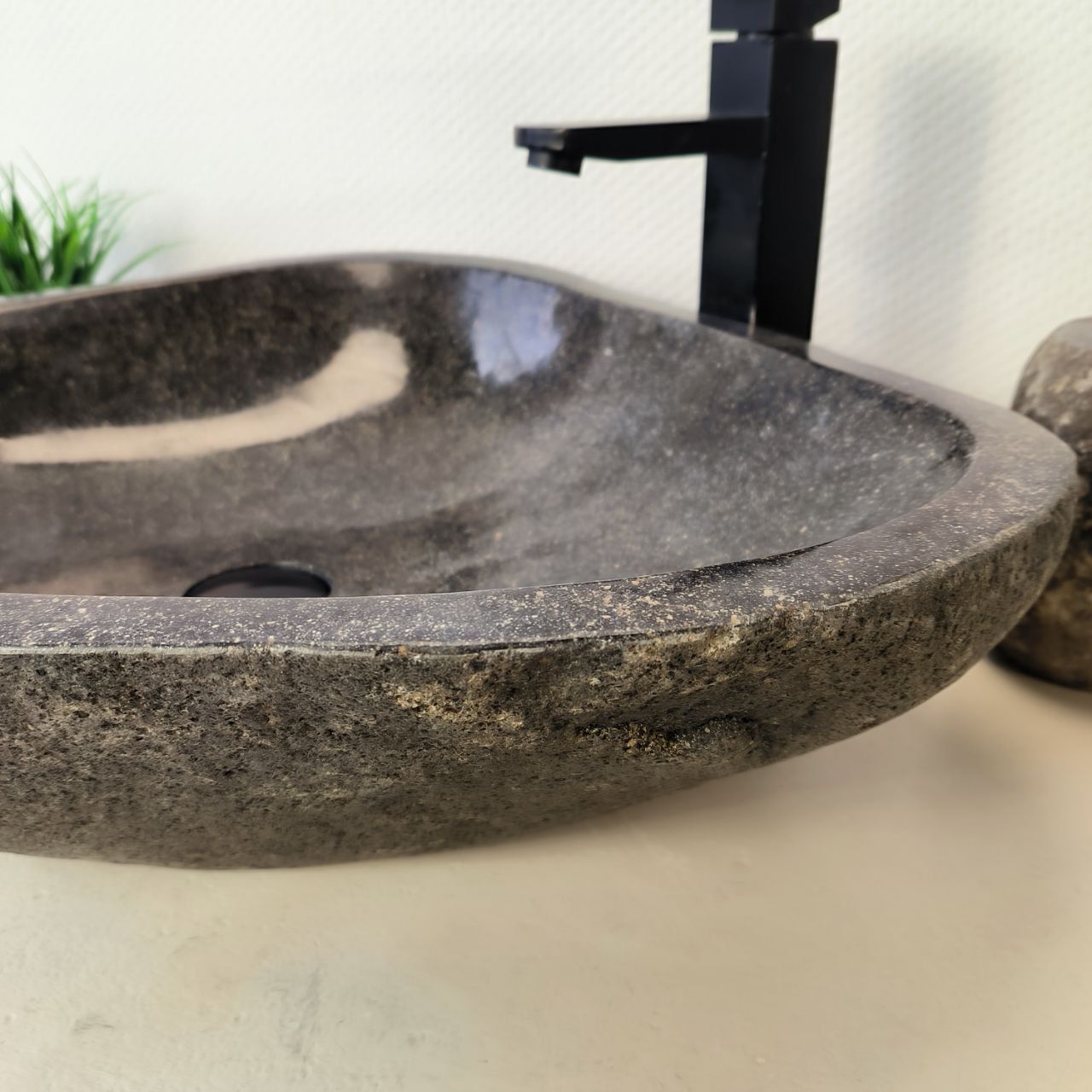 Раковина из речного камня RS-66035 60х50х14 из натурального камня