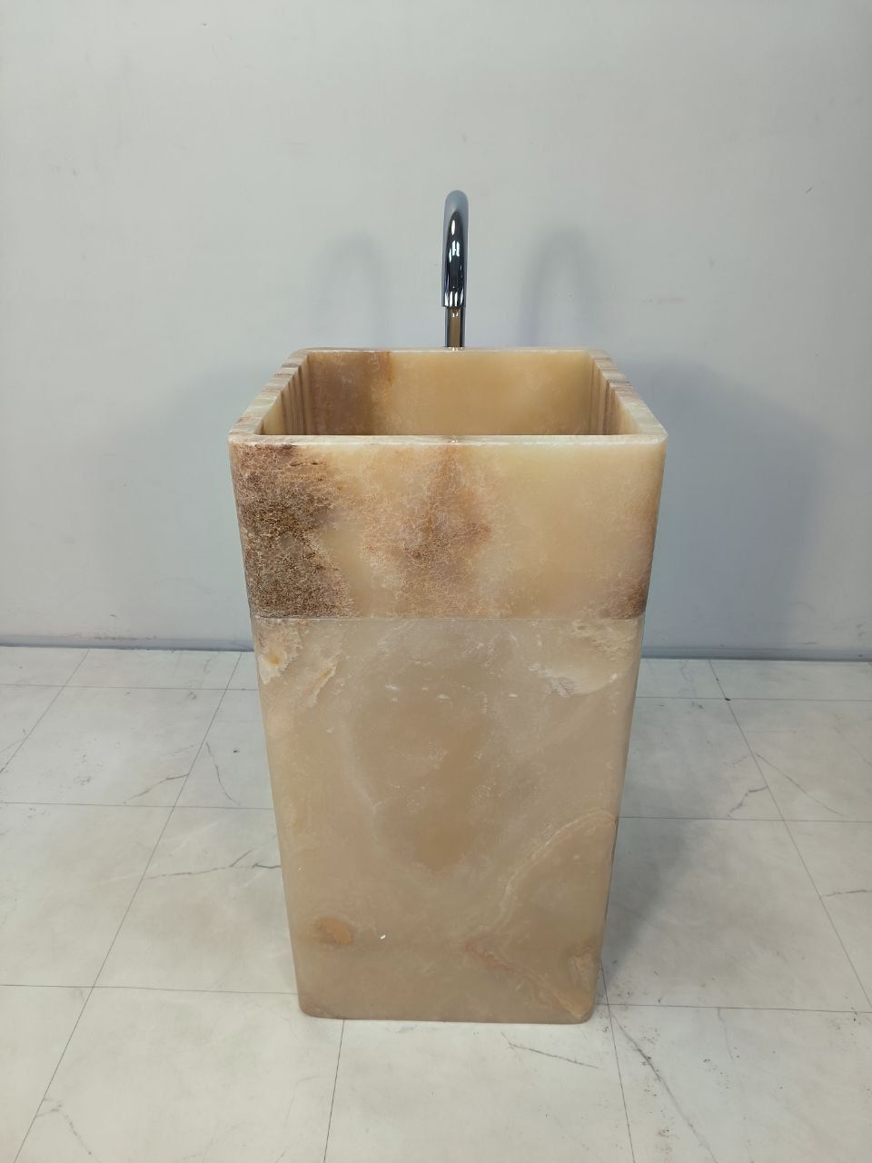 Раковина напольная из оникса Square Yellow ON-65923 45х45х90 из натурального камня