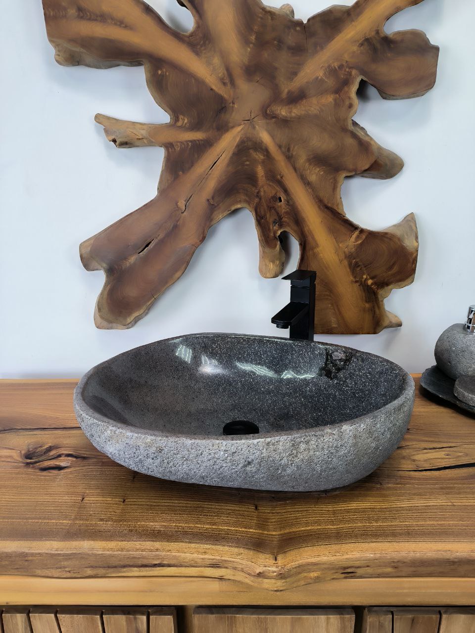 13cc28a6-277f-4237-b45c-646f468f89c2