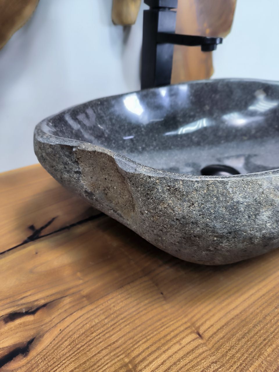 Раковина из речного камня RS-66401 54х35х15 из натурального камня