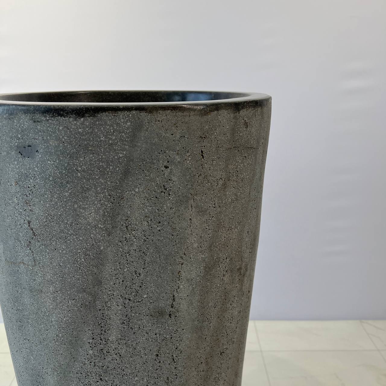 Раковина напольная из речного камня RN-67056 41х41х90 из натурального камня