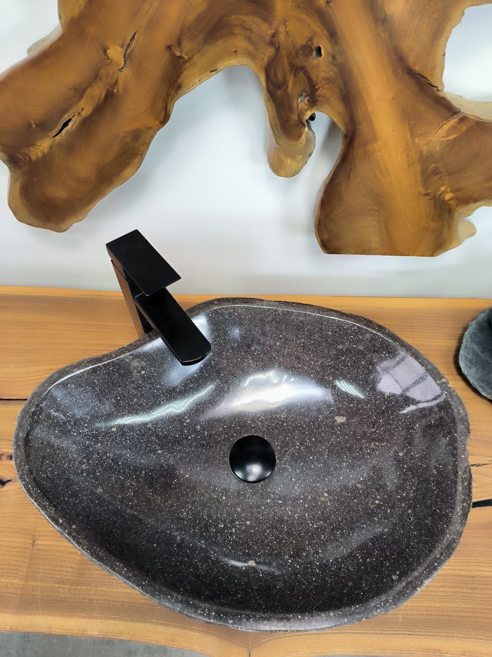 Раковина из речного камня RS-66428 56х40х15 из натурального камня