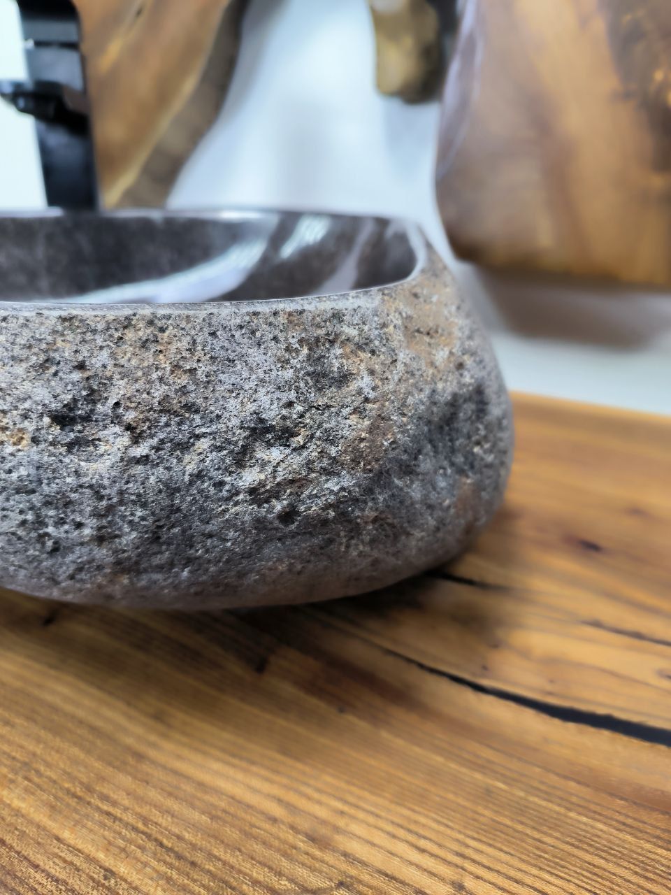 Раковина из речного камня RS-66698 56х43х15 из натурального камня