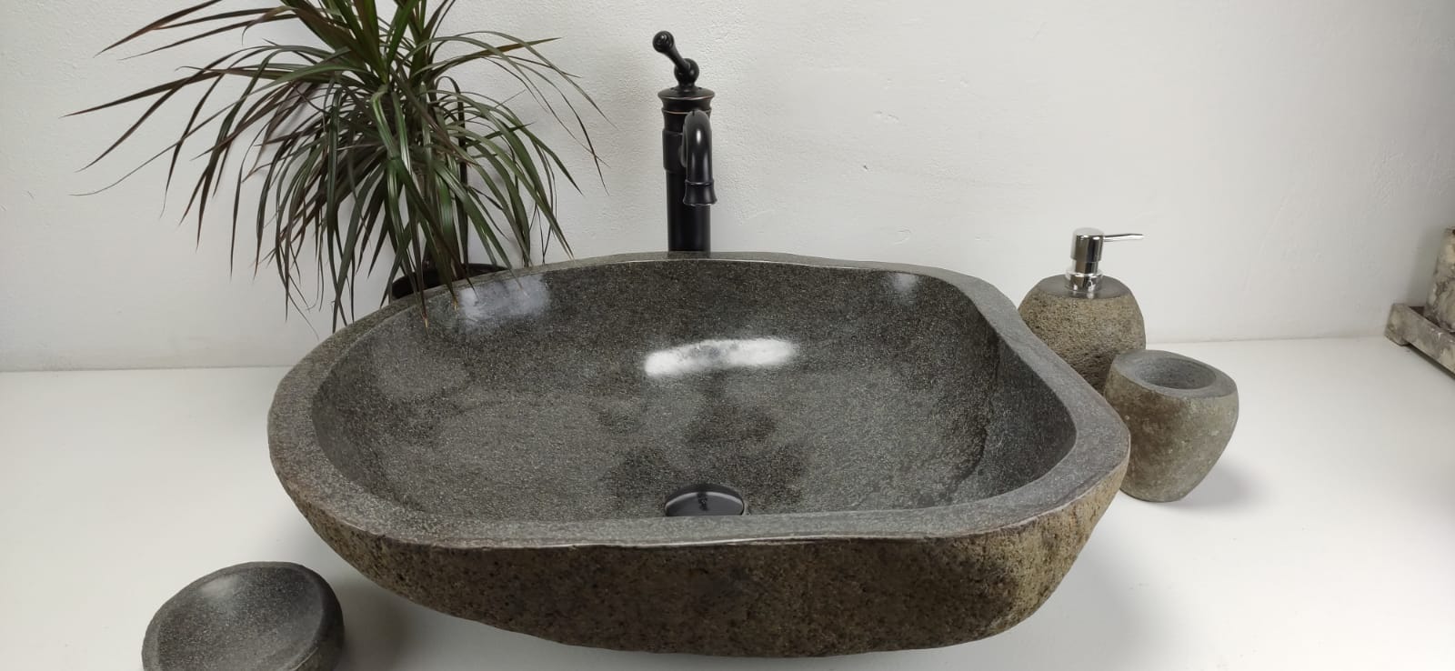 Раковина из речного камня RS-6851 (60*52*15)