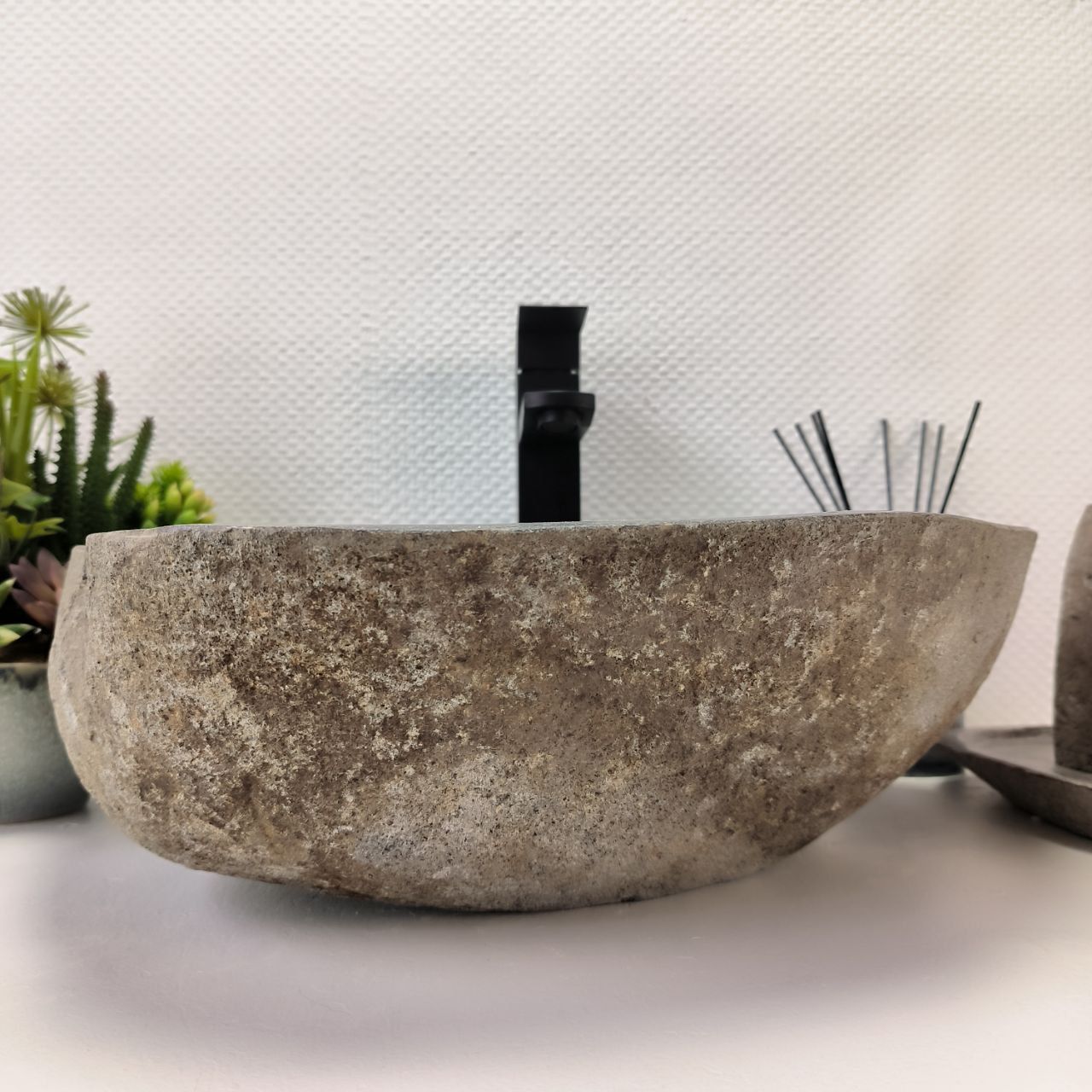 Раковина из речного камня RS-63860 (45*40*14) из натурального камня