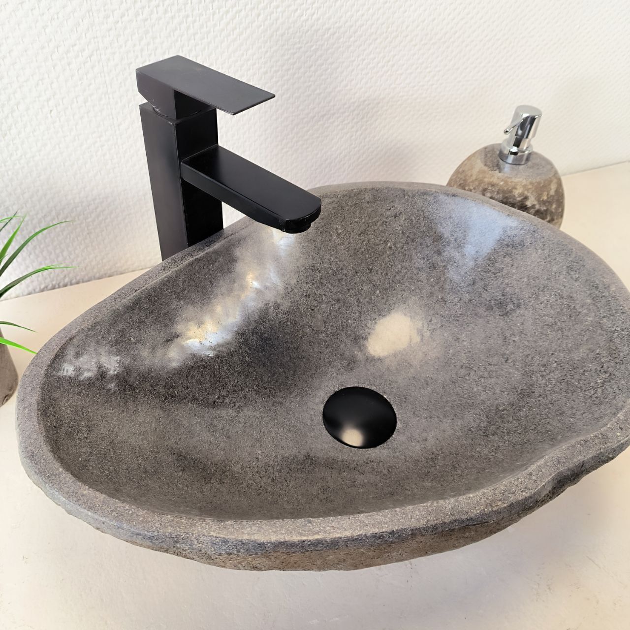 Раковина из речного камня RS-66023 48х36х15 из натурального камня