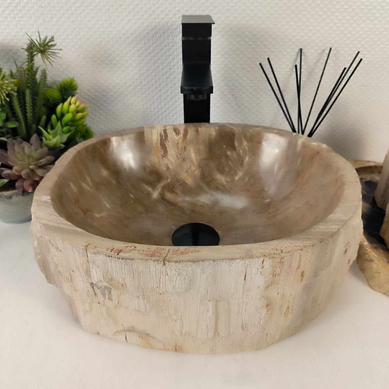 mqk4xx9hxt5zum4p9lxg2y0884srp82c