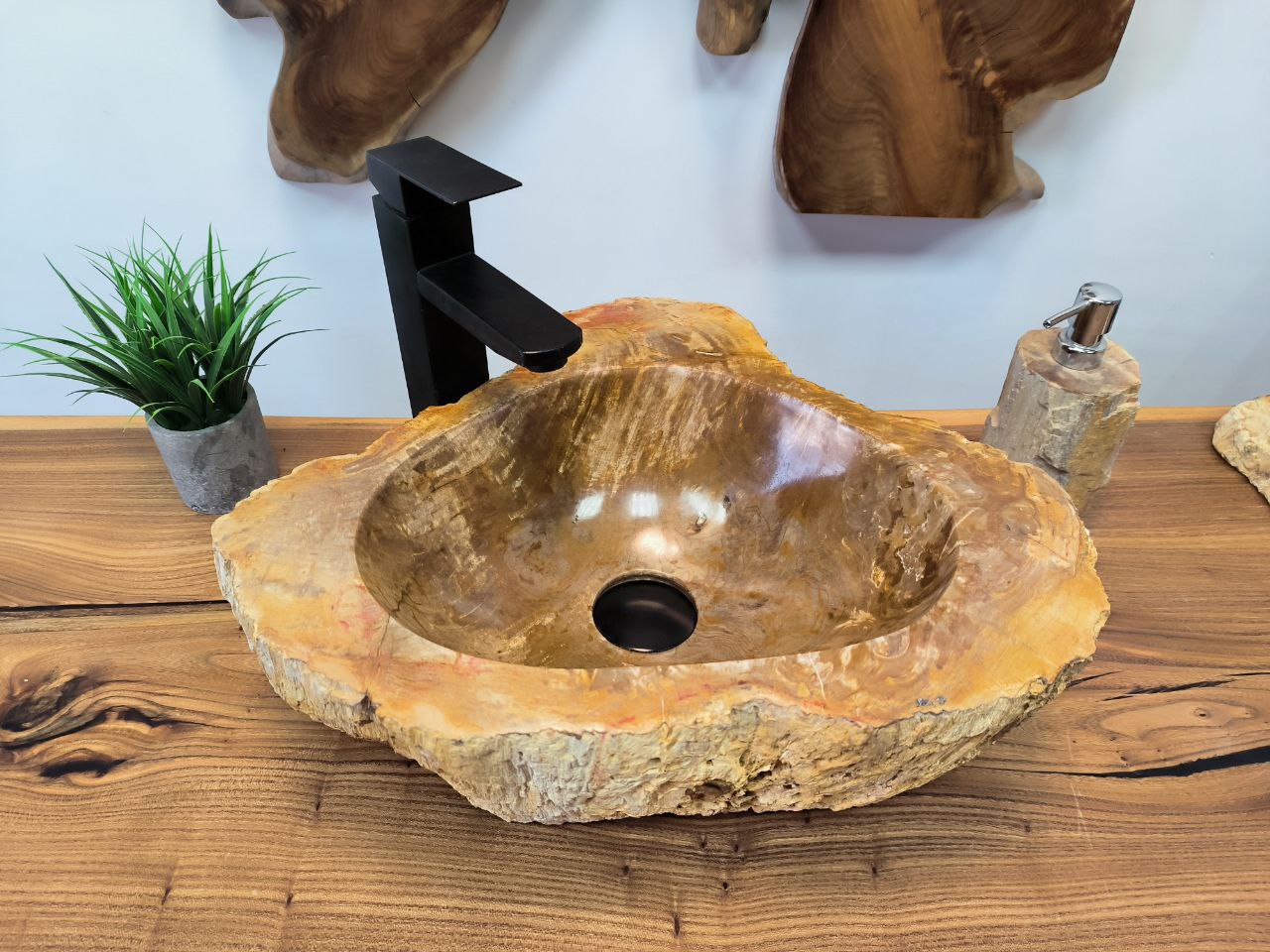 photo_2025-05-14_16-54-30