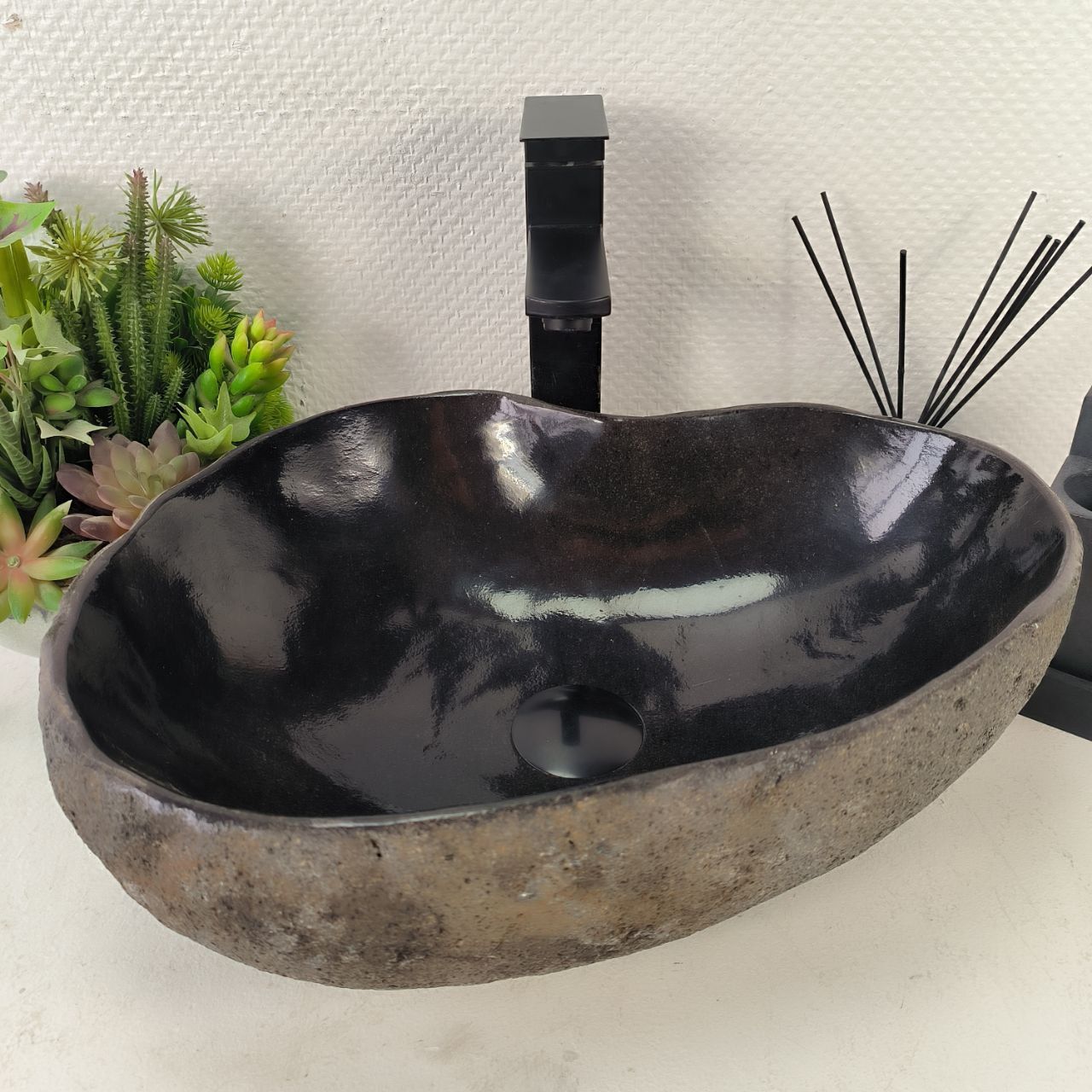 Раковина из речного камня RS-65081 44*34*15 из натурального камня