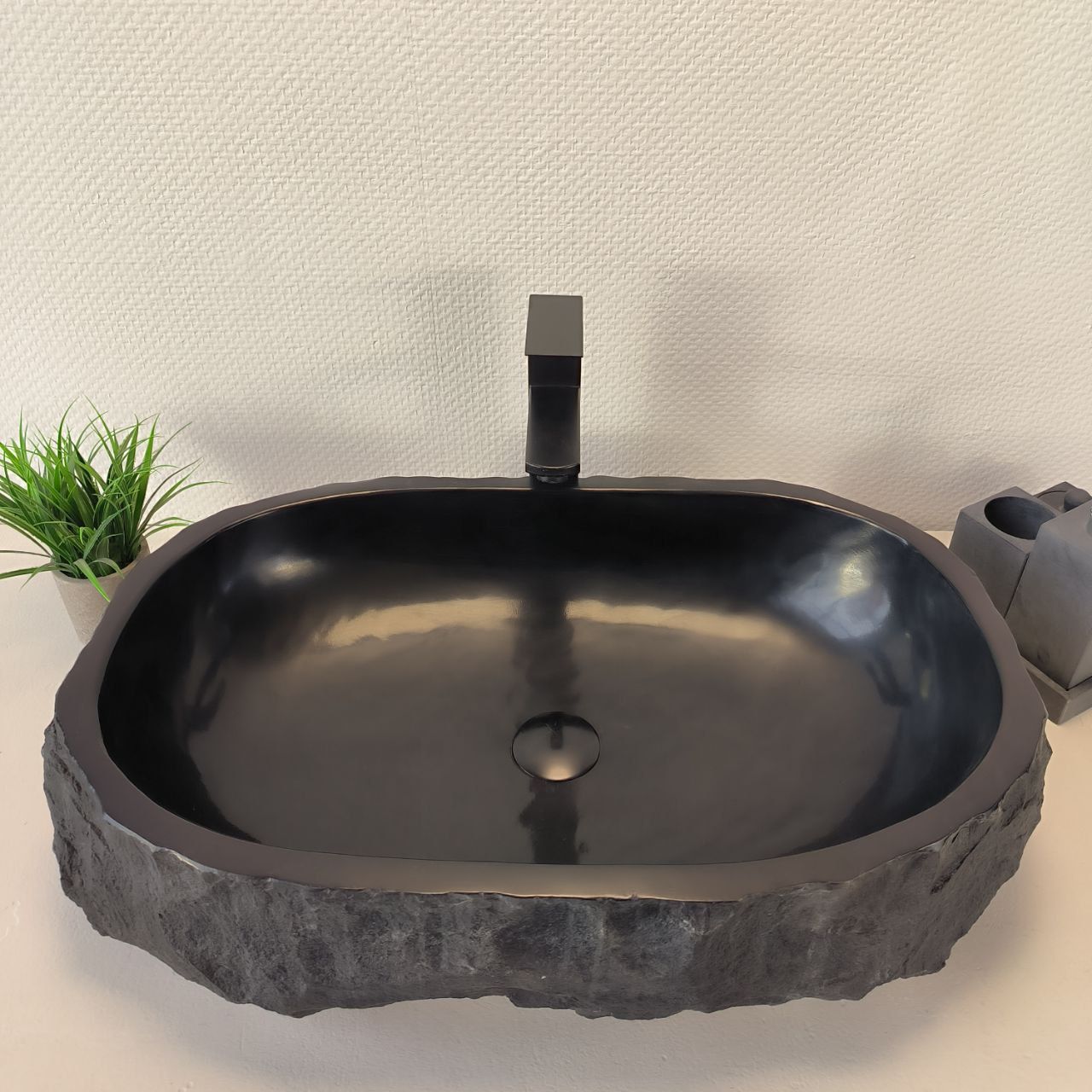 Раковина из андезита Erozy Black EA-64852 60*41*16 из натурального камня