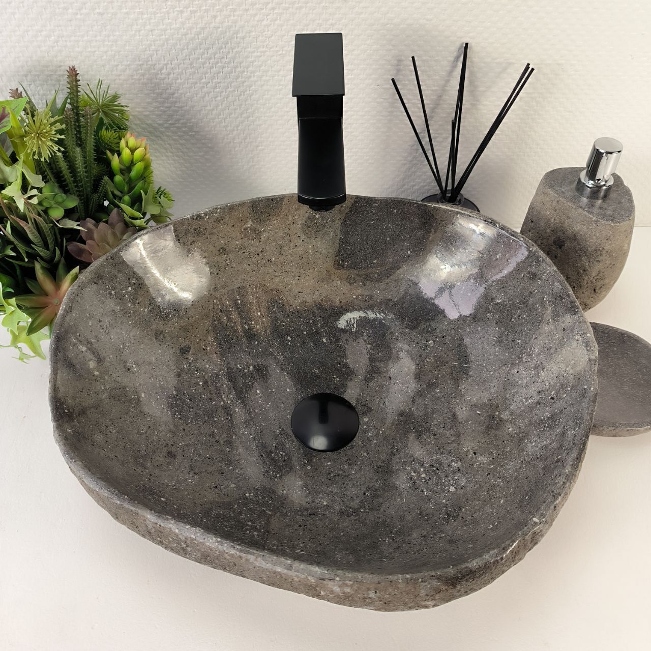 Раковина из речного камня RS-65143 46*40*15 из натурального камня