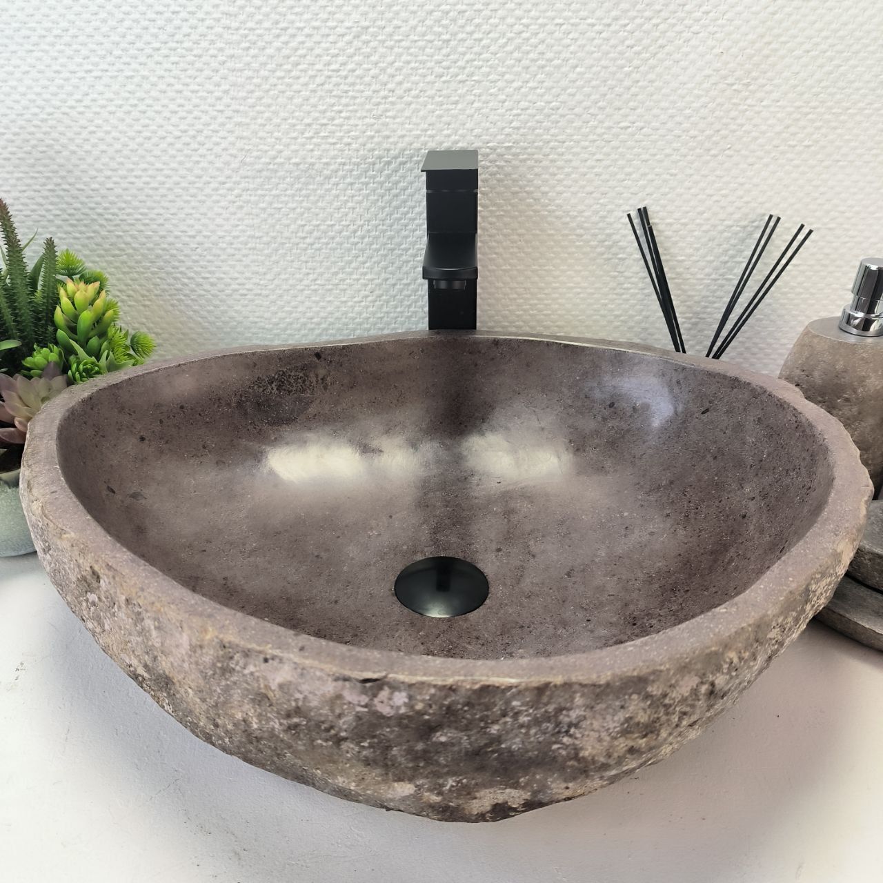 Раковина из речного камня RS-63421 (54*45*15) из натурального камня