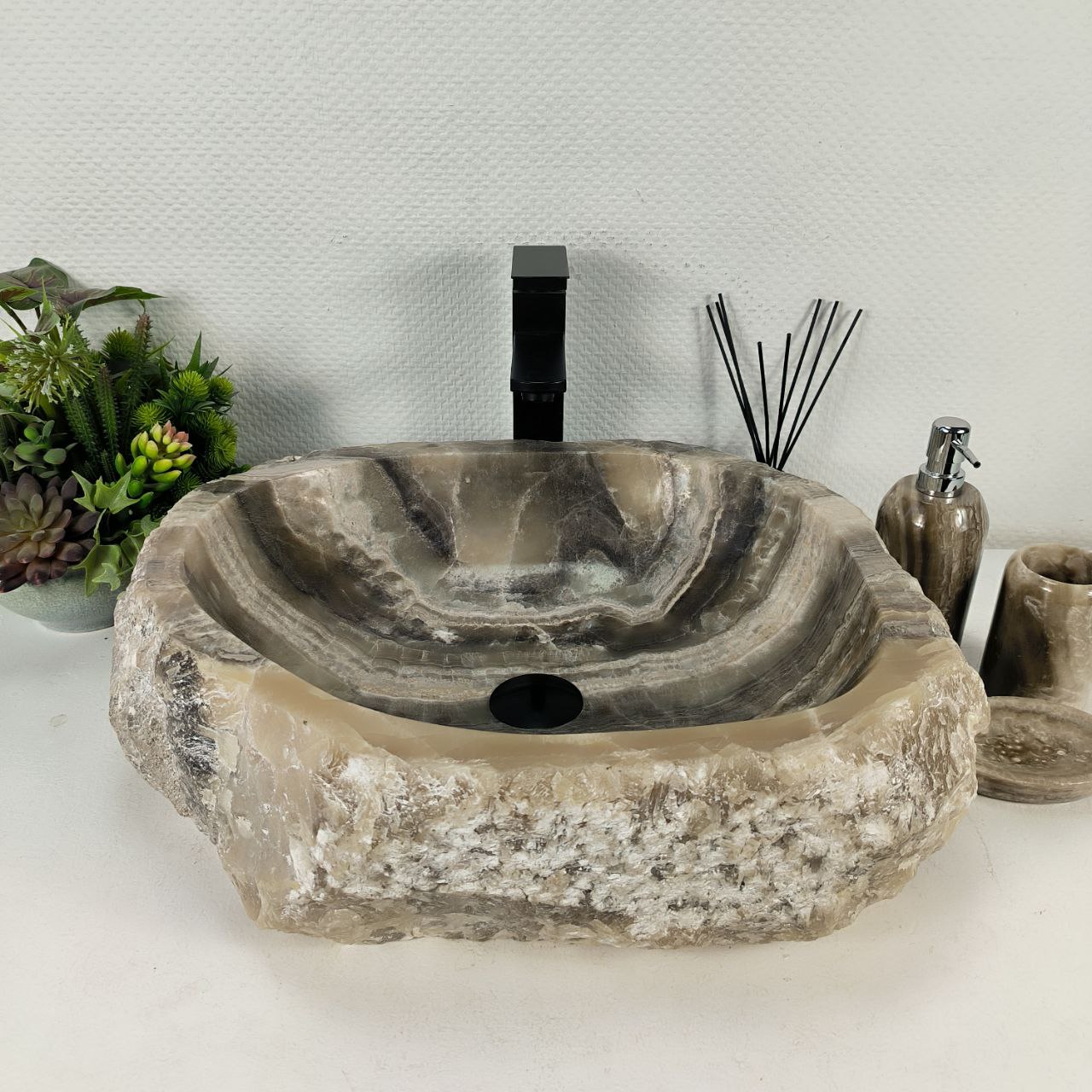 mwnwssrxo619ghnnos72etkypsri0fan