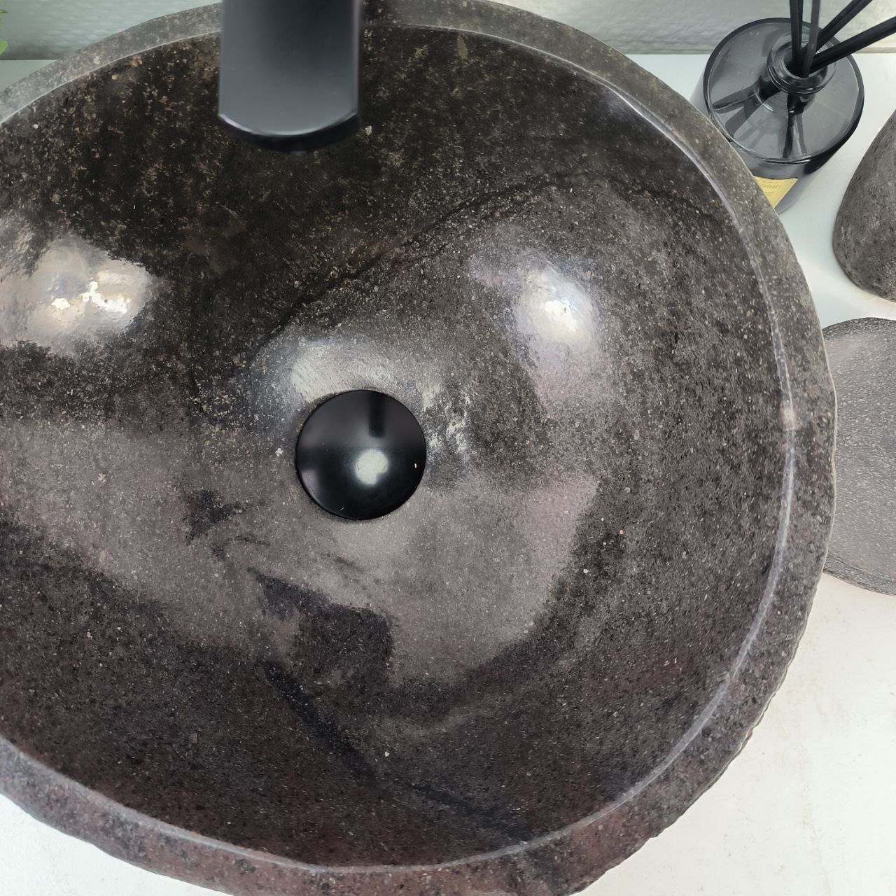 Раковина из речного камня RS-65265 39*35*15 из натурального камня