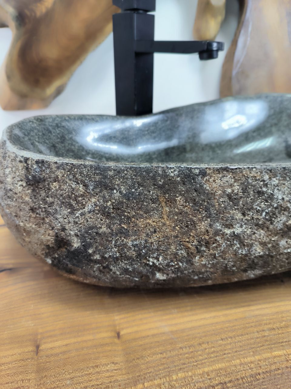 Раковина из речного камня RS-66381 58х32х15 из натурального камня
