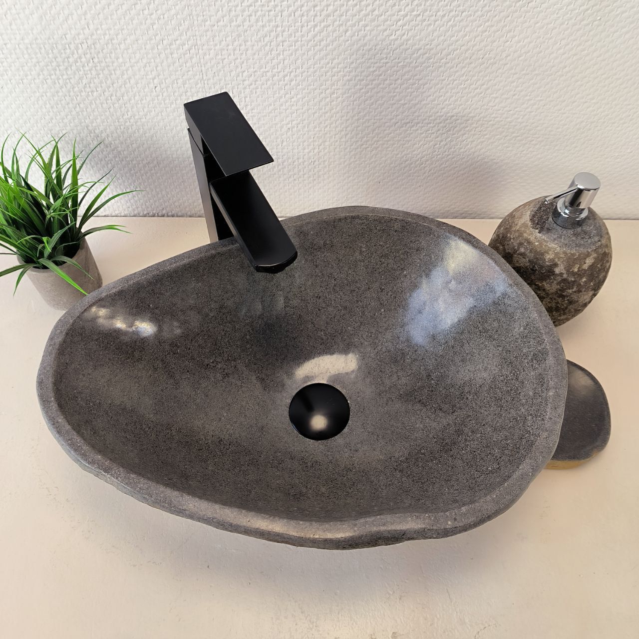 Раковина из речного камня RS-66023 48х36х15 из натурального камня