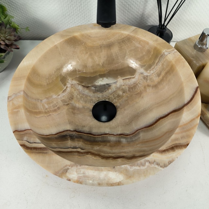 lkxr5el2ymt4rnk9qzej6a4083sl2we5