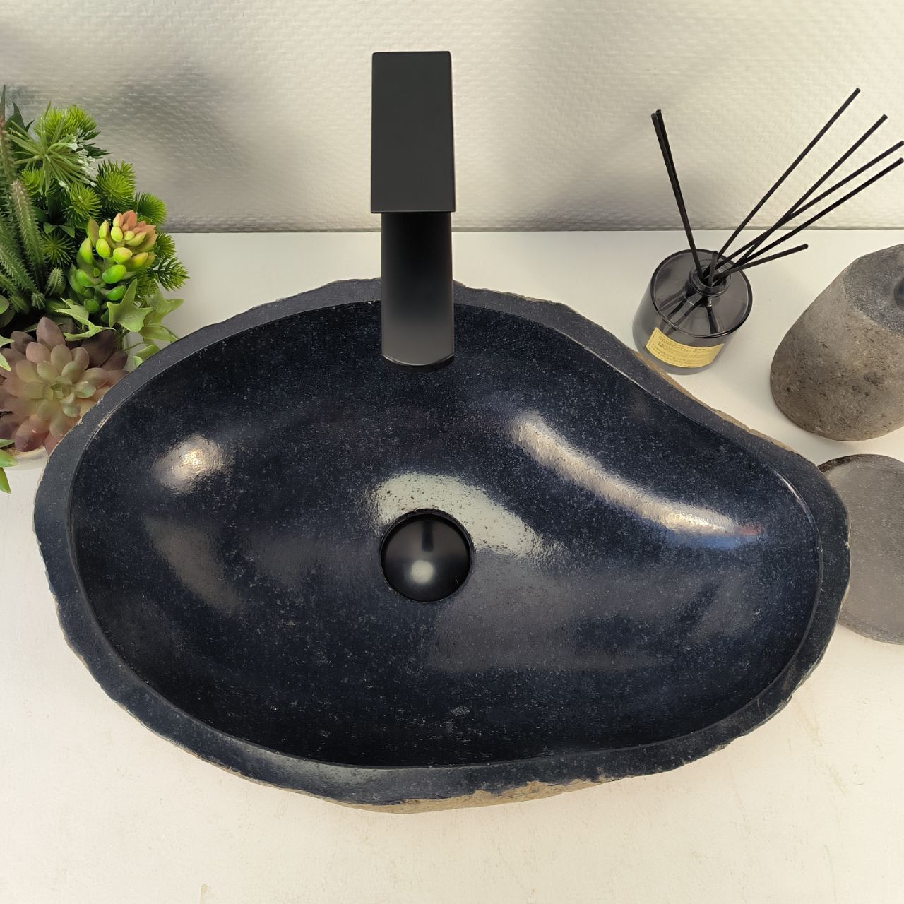 Раковина из речного камня RS-65204 50*33*15 из натурального камня