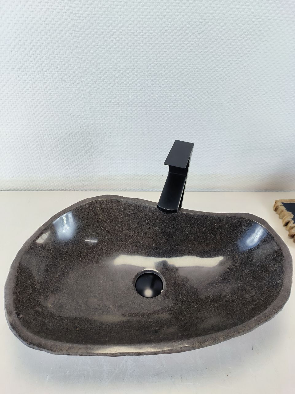 Раковина из речного камня RS-66228 58х37х14 из натурального камня