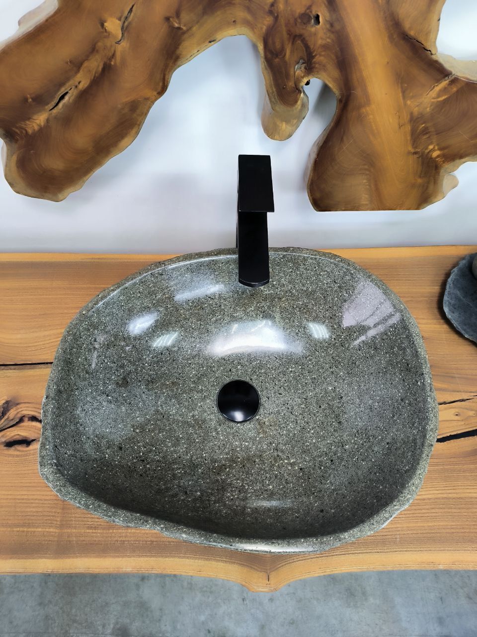 Раковина из речного камня RS-66423 51х42х16 из натурального камня