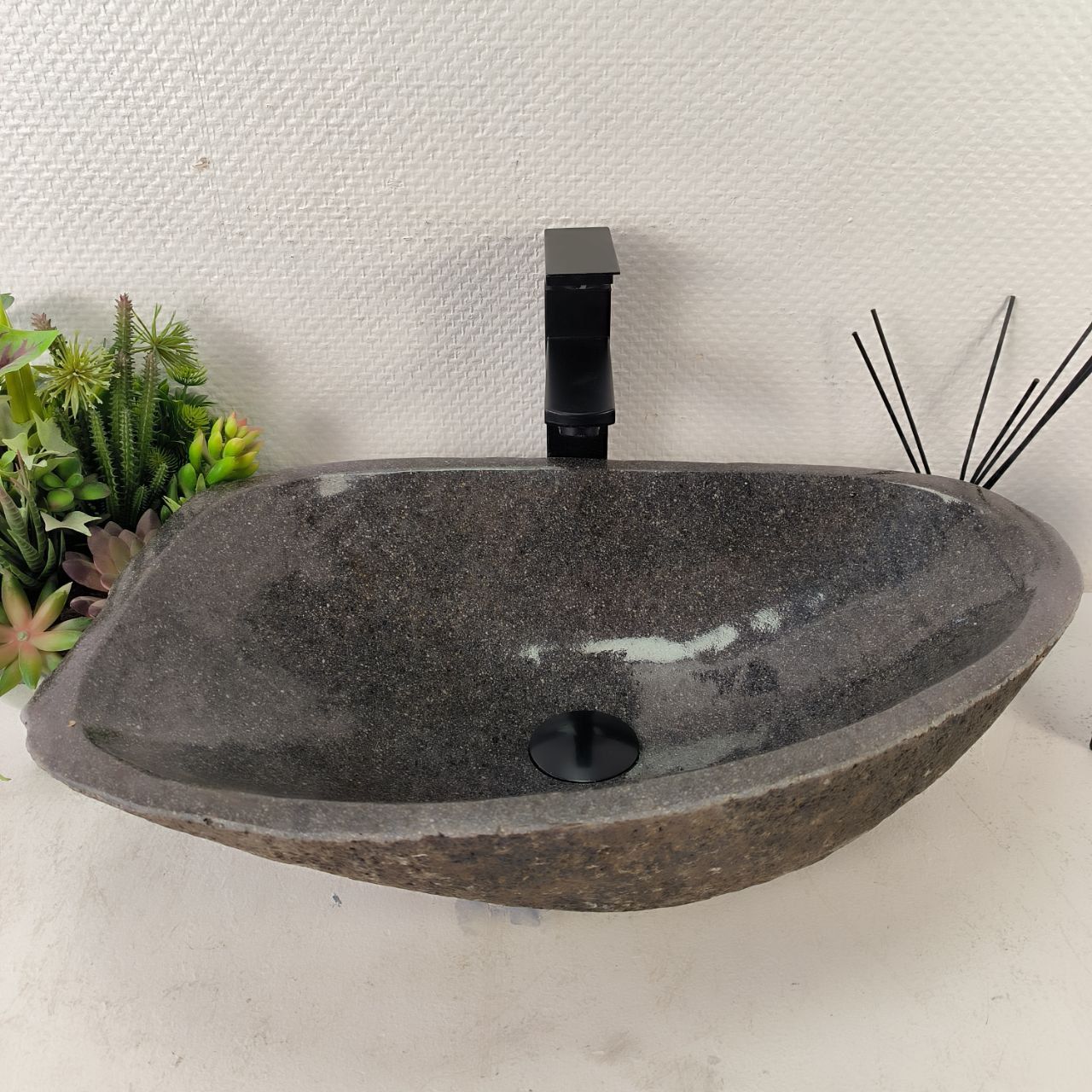 Раковина из речного камня RS-65078 53*35*15 из натурального камня