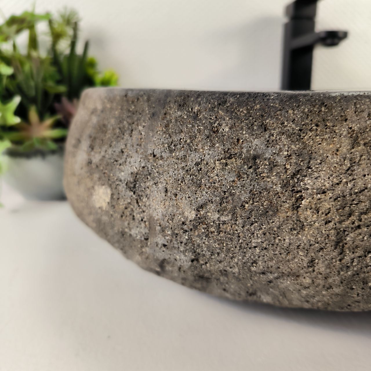 Раковина из речного камня RS-64925 70*51*15 из натурального камня
