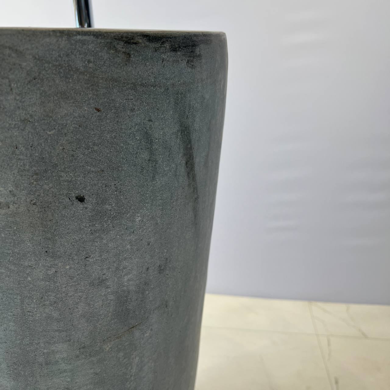 Раковина напольная из речного камня RN-67057 46х46х90 из натурального камня