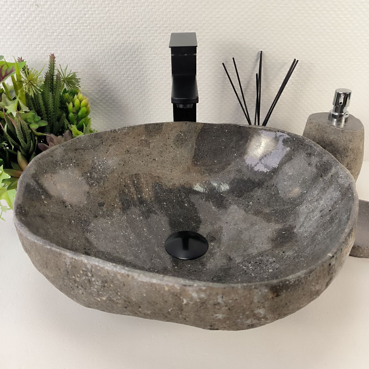 Раковина из речного камня RS-65143 46*40*15 из натурального камня