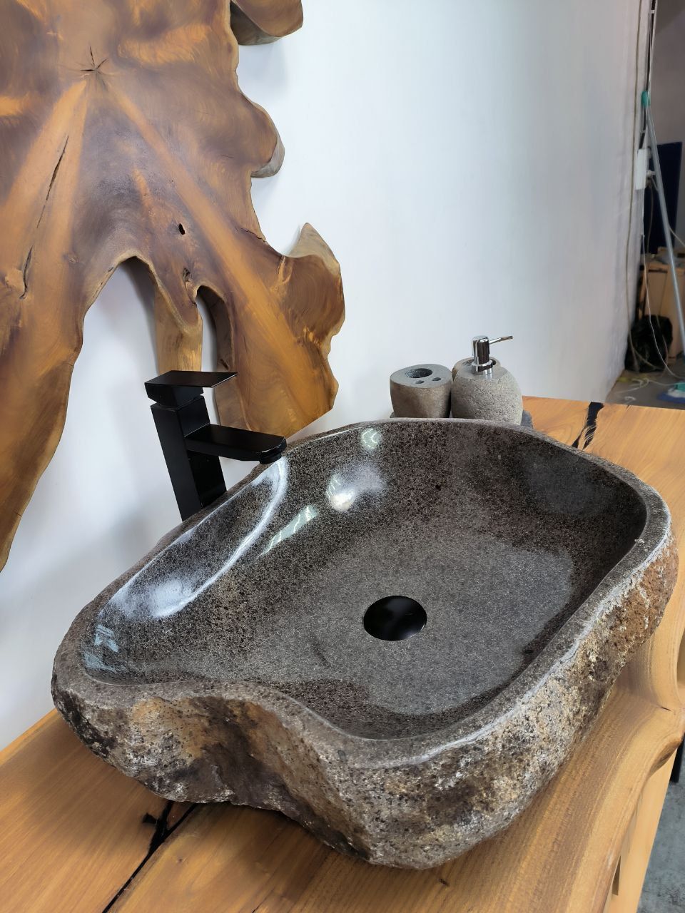 Раковина из речного камня RS-66327 56х47х15 из натурального камня