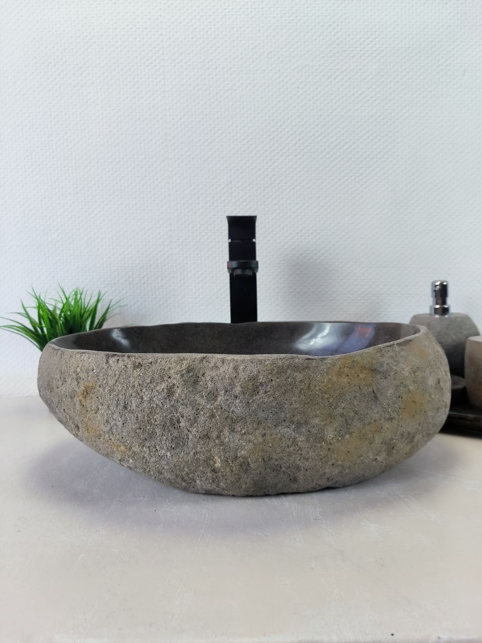 Раковина из речного камня RS-66205 46х33х15 из натурального камня