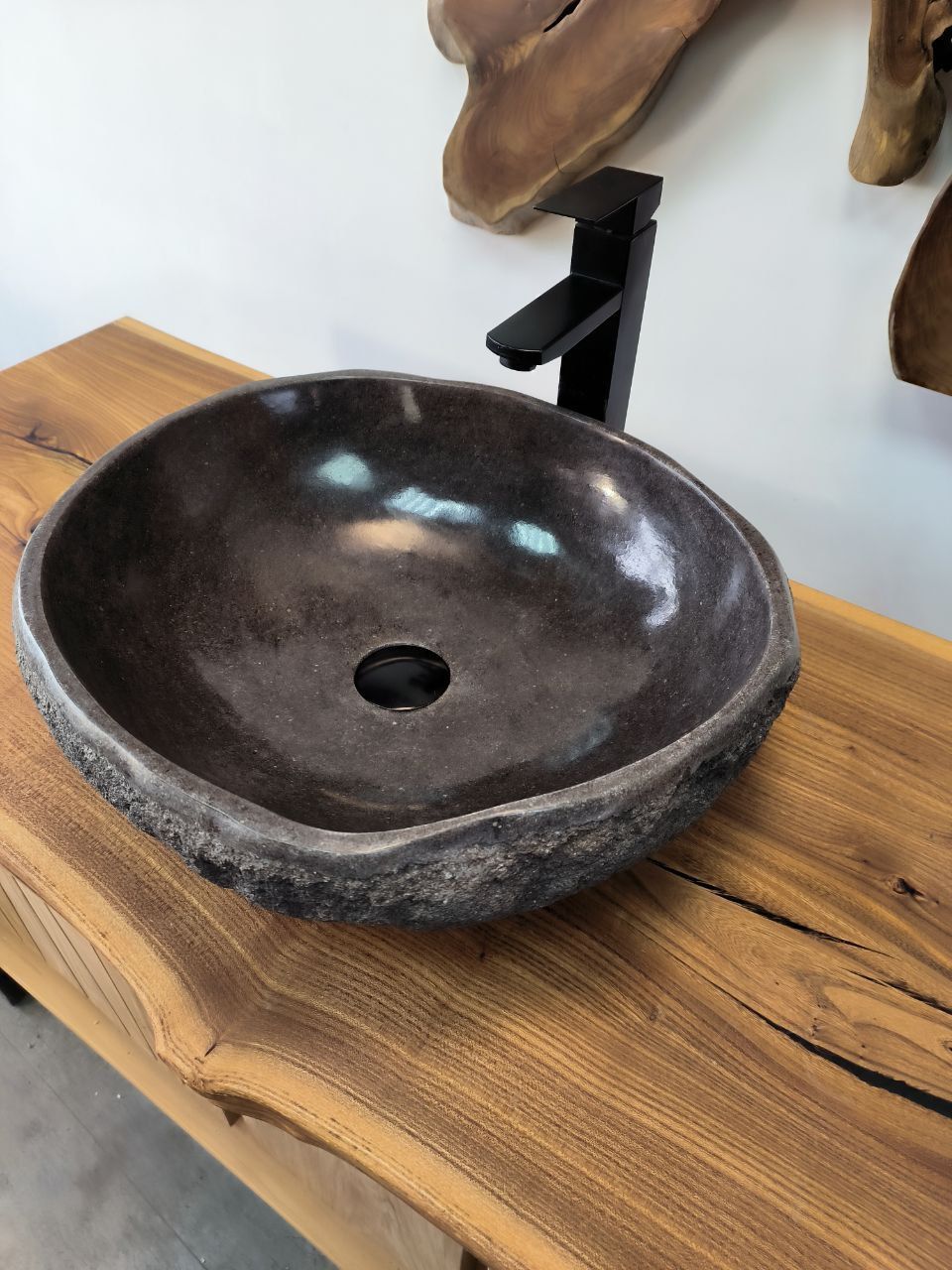 Раковина из речного камня RS-65887 45х43х15 из натурального камня