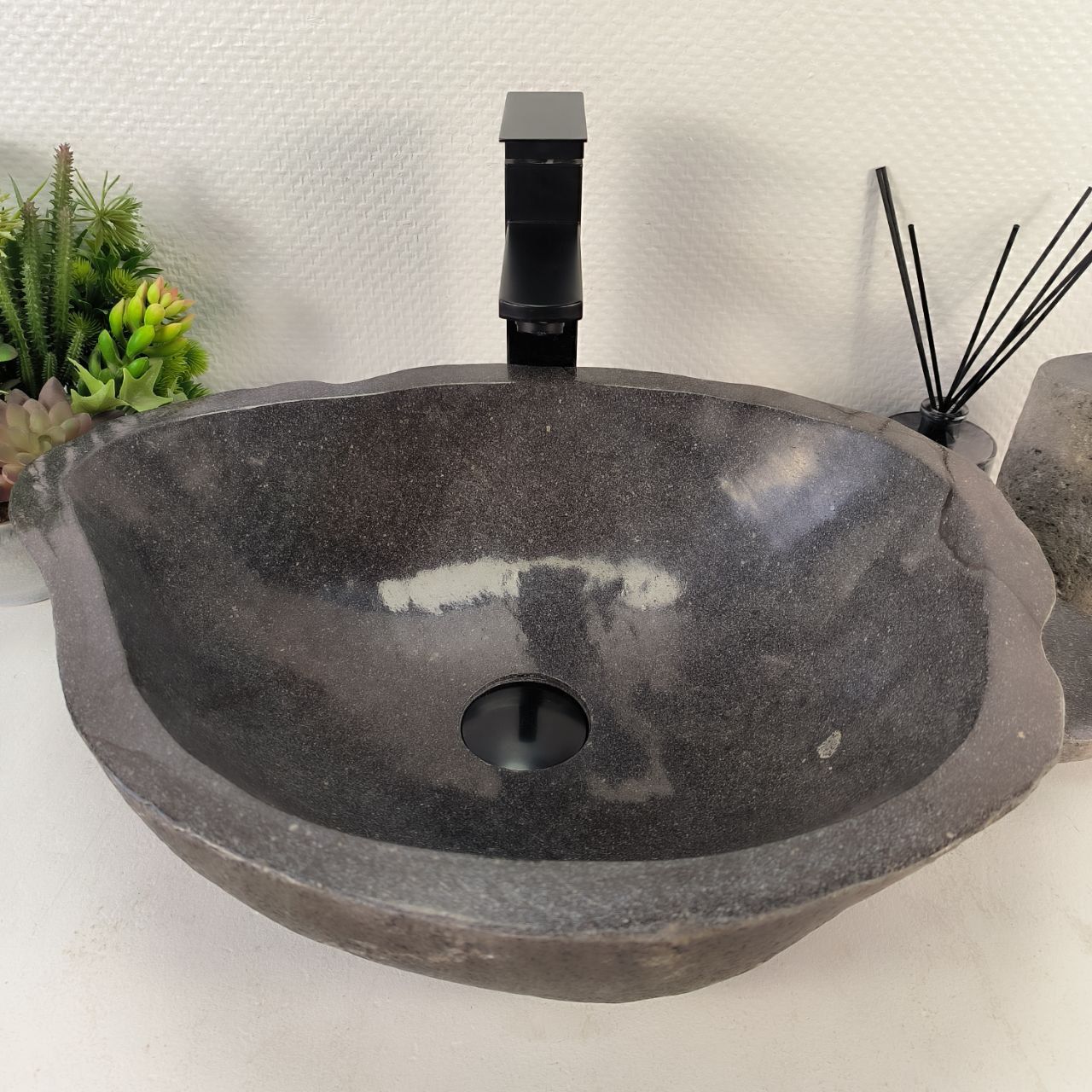 Раковина из речного камня RS-65203 49*39*15 из натурального камня