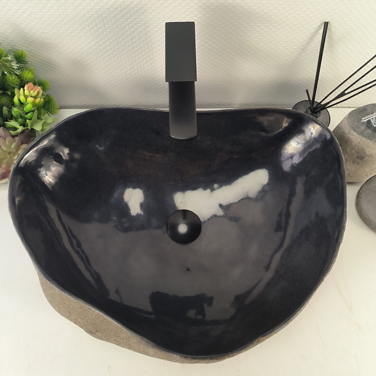 Раковина из речного камня RS-65180 55*41*15 из натурального камня