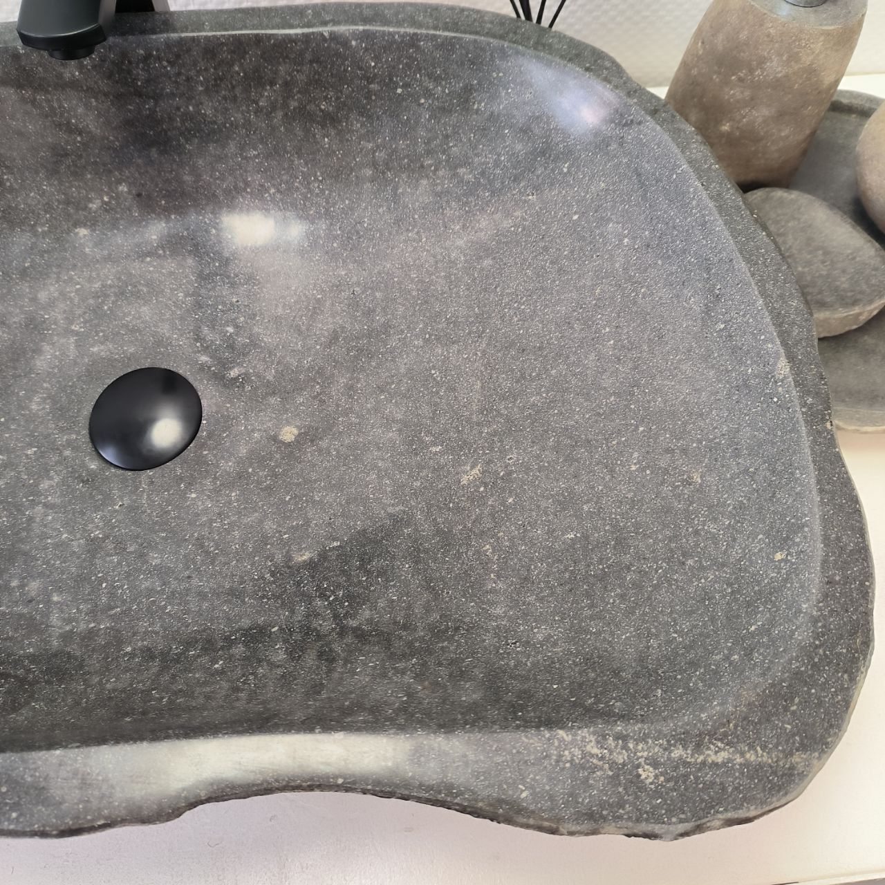 Раковина из речного камня RS-63607 (70*48*16) из натурального камня