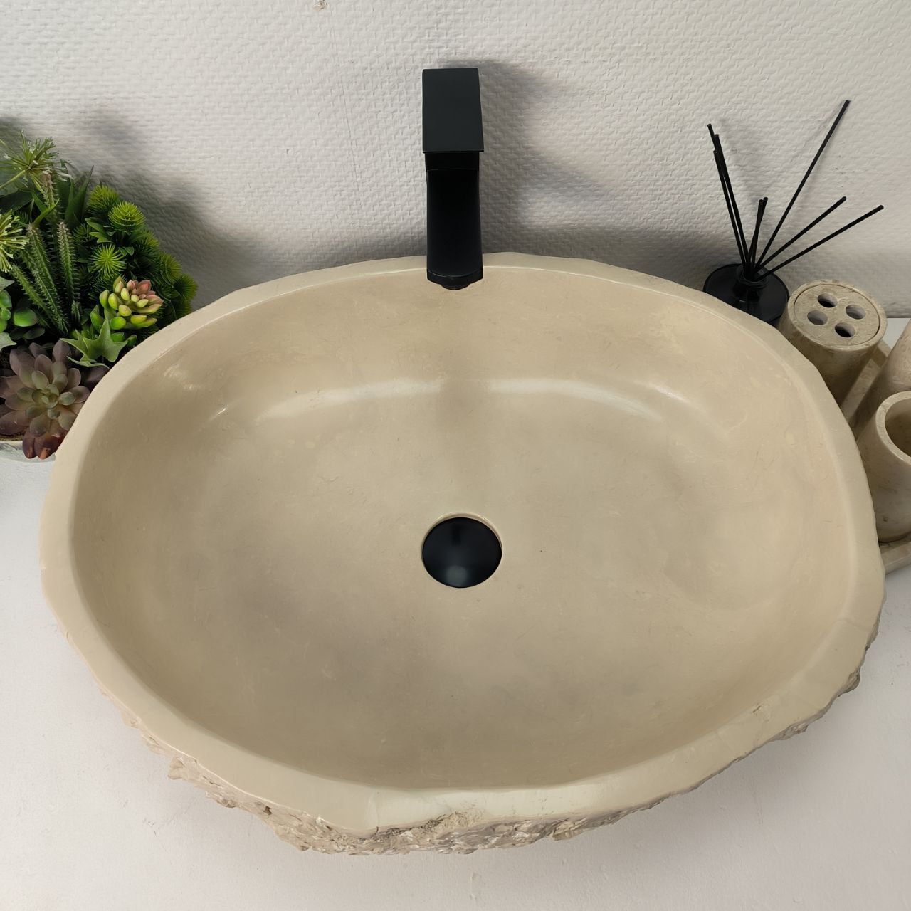 Раковина из мрамора Erozy Cream EM-64950 59*46*15 из натурального камня