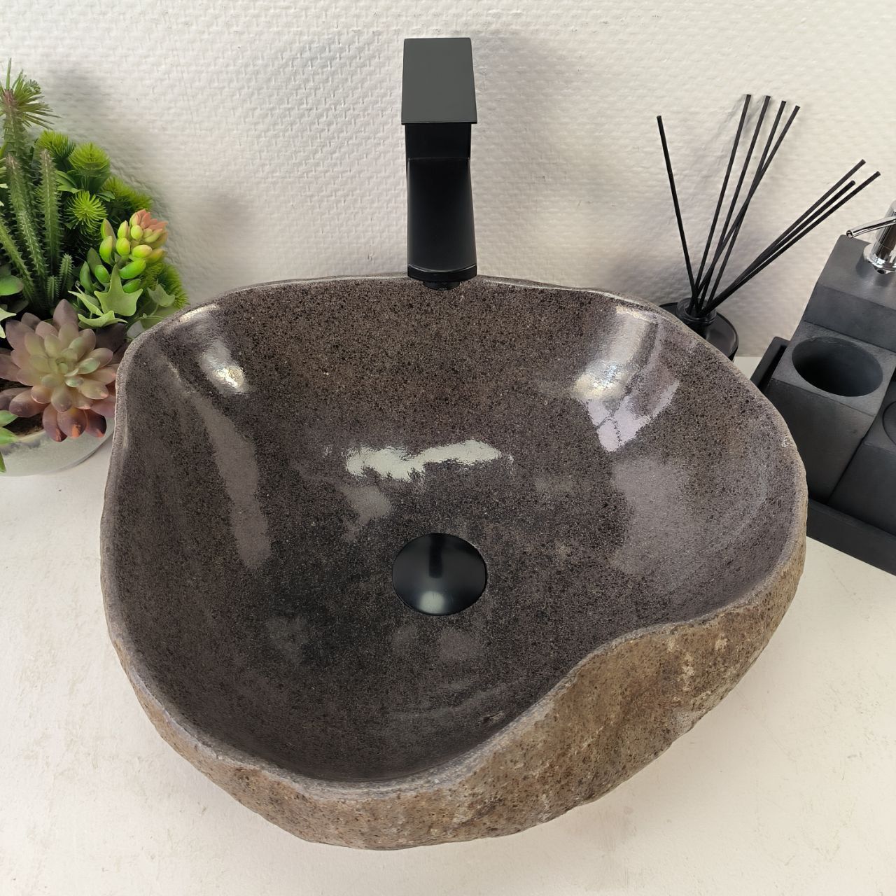 Раковина из речного камня RS-65052 43*38*15 из натурального камня