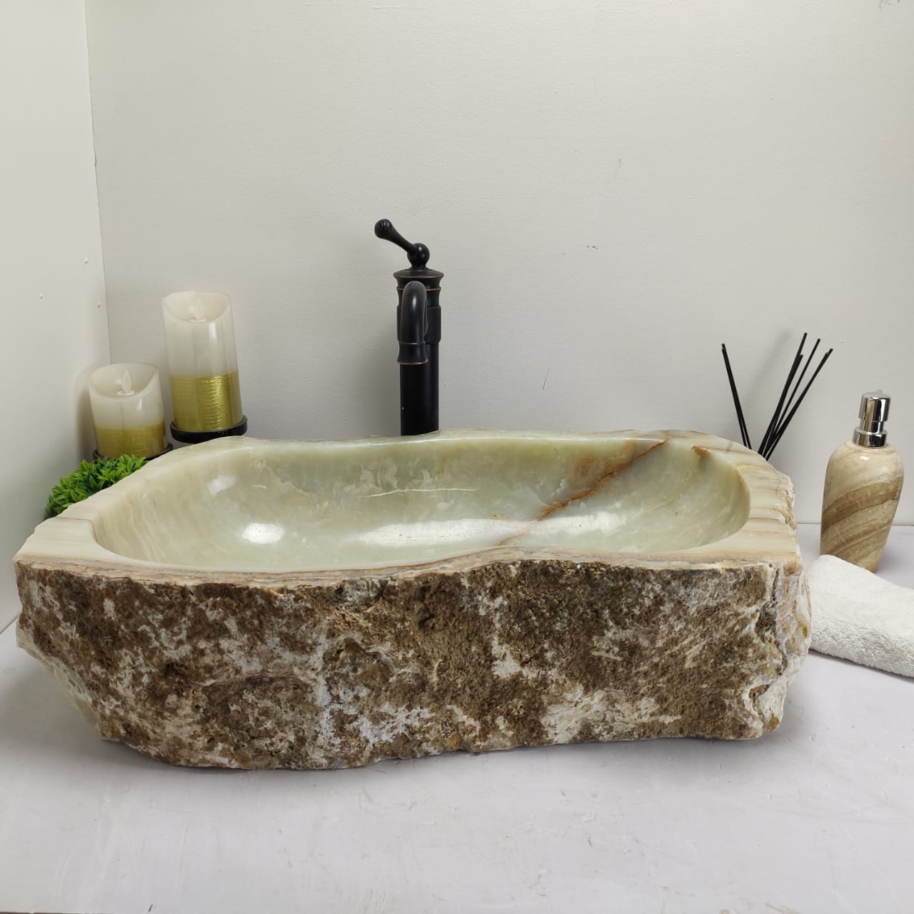 81655b2375dcc90a857e383c4cf3fa96