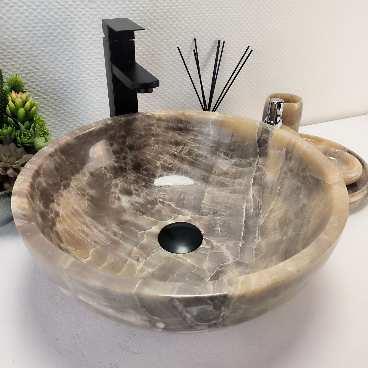 ie9vwhdnts51x18sj7om52634dv5wbyi