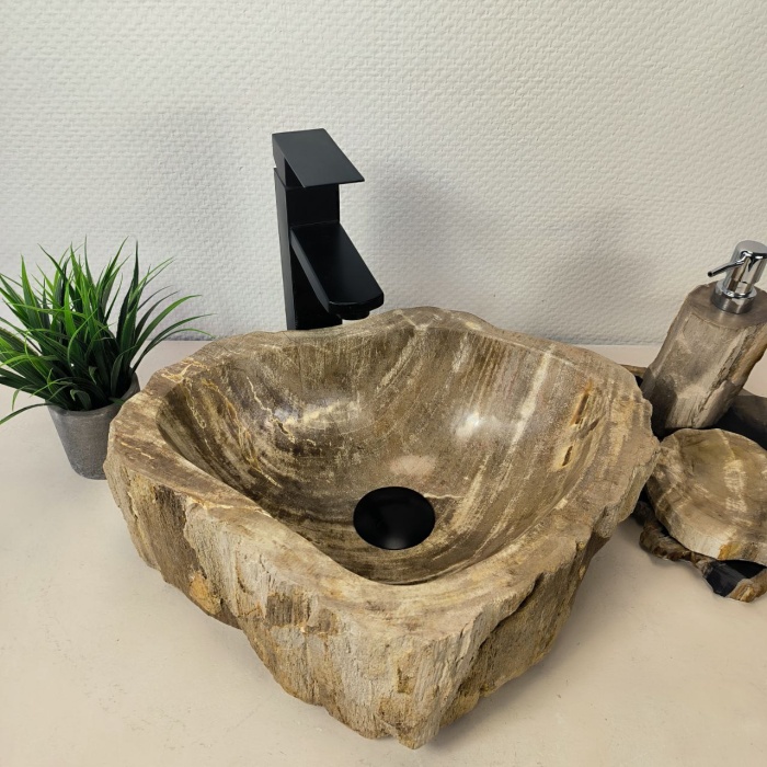 photo_2025-06-20_16-01-16