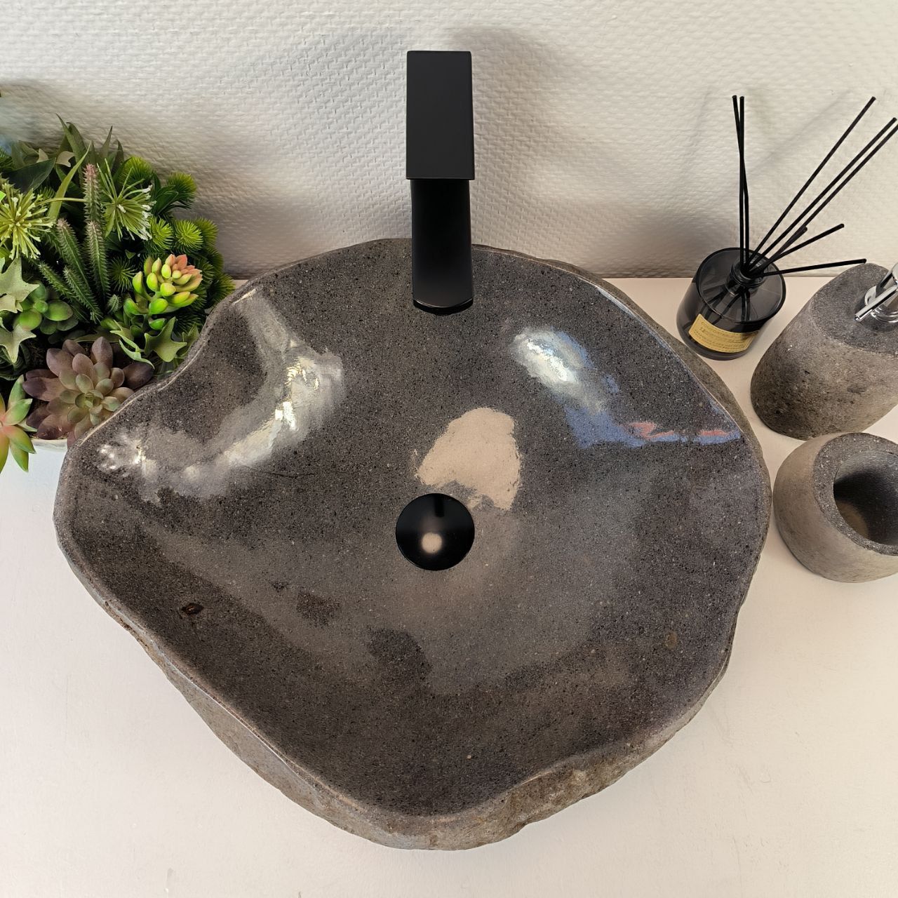Раковина из речного камня RS-65364 50*44*16 из натурального камня