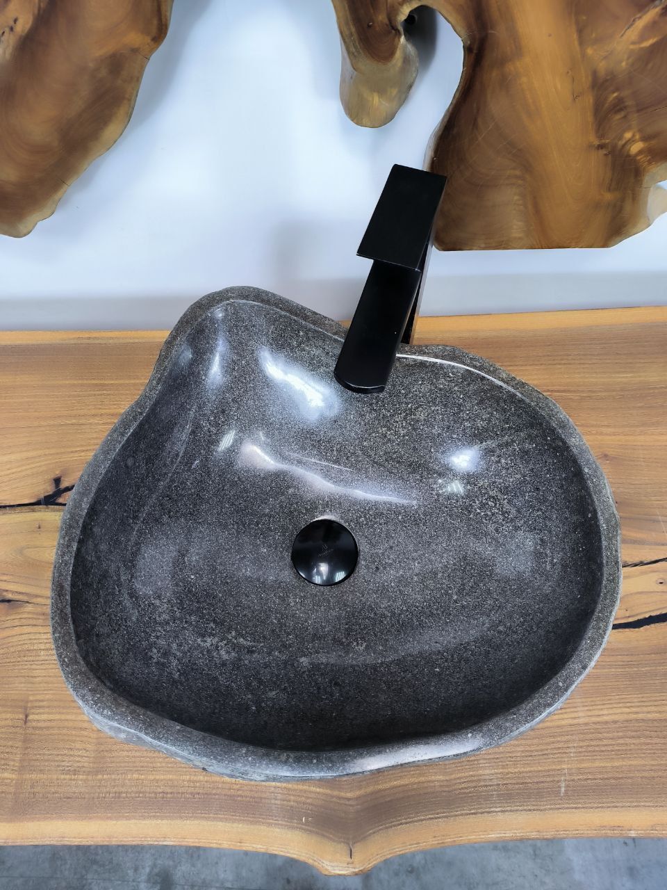 Раковина из речного камня RS-66408 46х42х15 из натурального камня