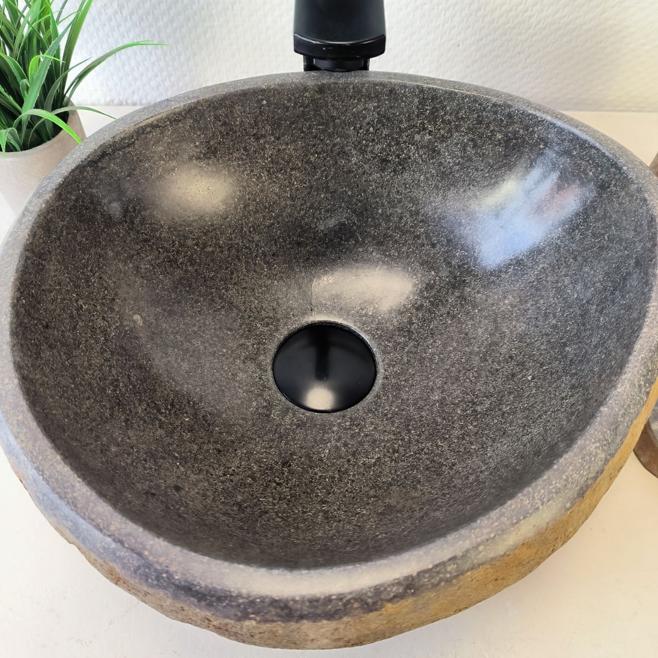 Раковина из речного камня RS-66030 36х32х15 из натурального камня