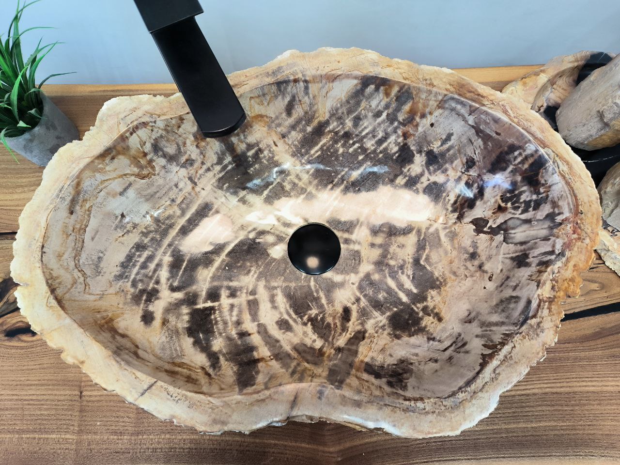 photo_2025-05-14_17-11-28