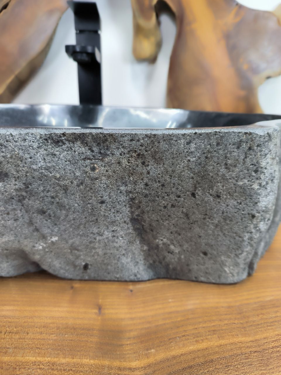Раковина из речного камня RS-66330 52х35х15 из натурального камня